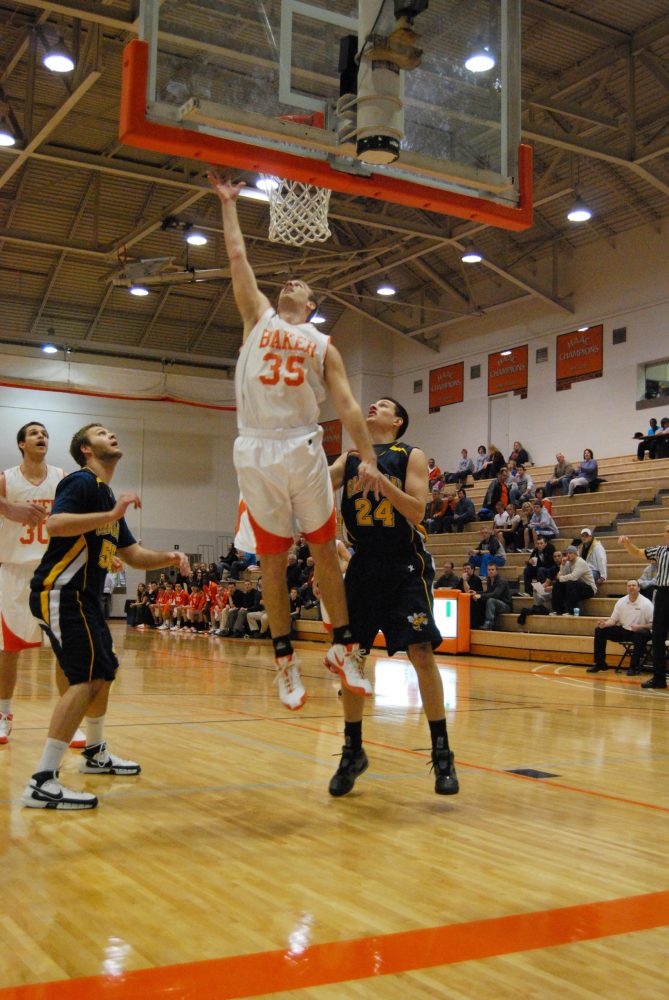 Cats mens basketball clinch playoff spot with win