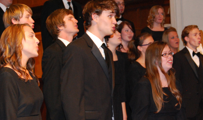 Choir evokes emotion in last concert