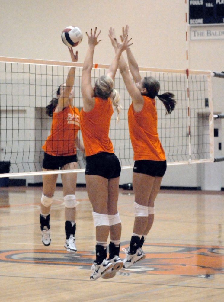Baker+volleyball+returns+three+all-conference+players