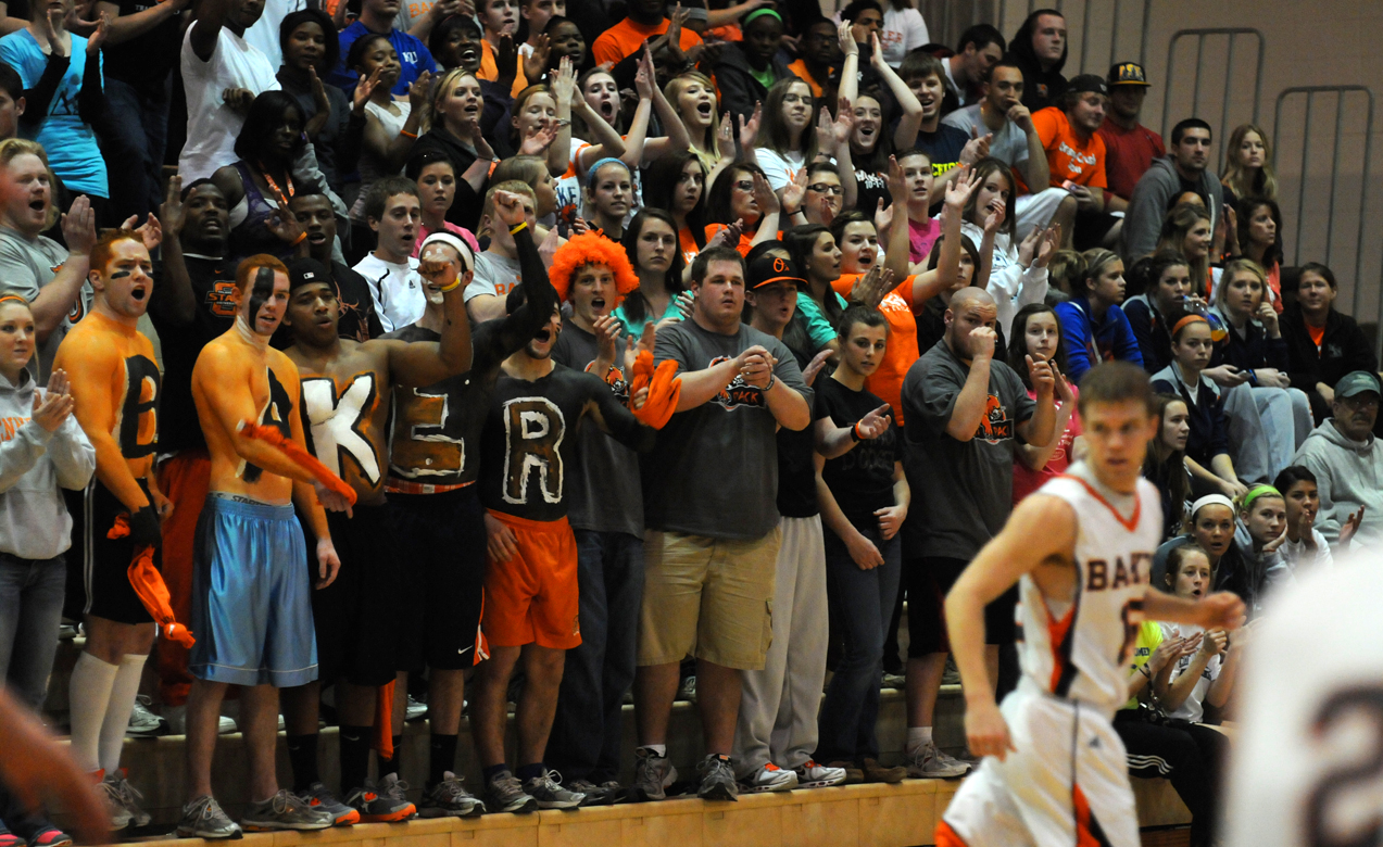 Men's basketball team defeats MNU