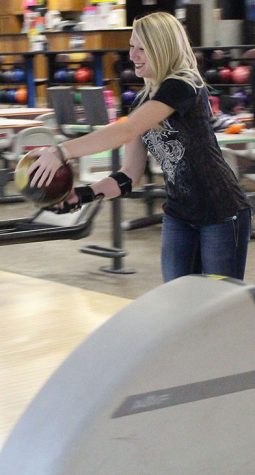 Junior Chenoa Rhades prepares for another shot during a bowling practice session. Image by Marilee Neutel.