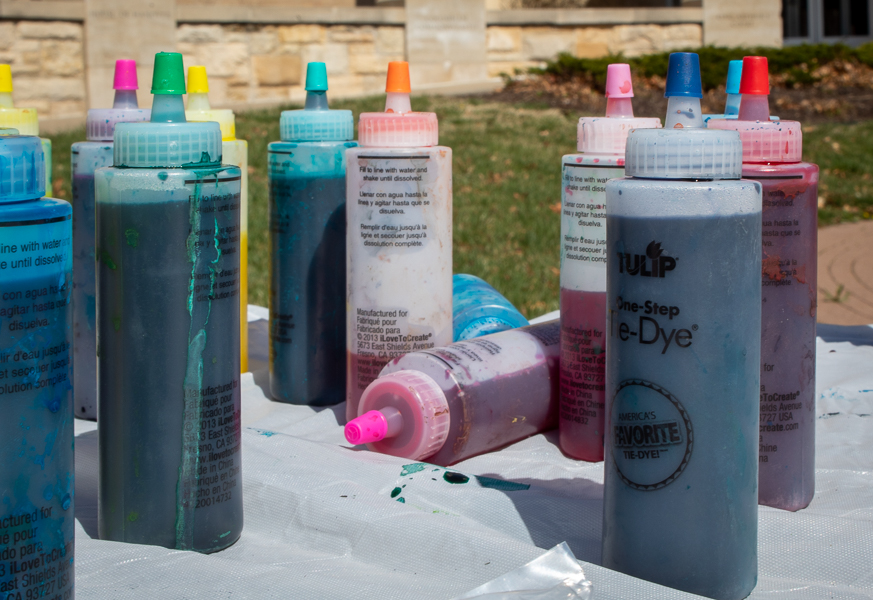 On Mar. 25, Student Activities Council (SAC) and Zeta Tau Alpha co-hosted an event for students to tie-dye a mask. The group provided many colors of dye to pick from. 
