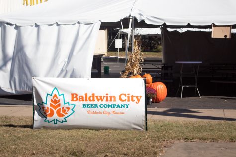 Baldwin City is opening a new bar and barbecue restaurant, Baldwin City Beer Company on the corner of 6th and High St. There is a temporary tent to serve customers until the opening of the store in the spring of 2022, replacing Antiques on the Prairie.