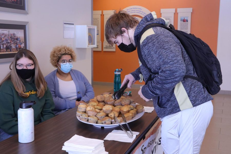 Students are given a variety of options. Flavors of the muffins on display ranging from poppy seed lemon, to blueberry. 