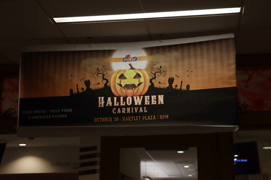 SAC+closed+down+the+cafeteria+for+their+Halloween+Carnival%2C+providing+free+food+and+drinks.+