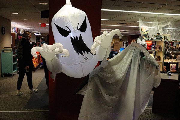 Baker's Humanities Department hosted "Haunted Humanities" in Collins Library, Rice Auditorium, Parmenter Hall and Old Castle on Oct. 29 from 6:30 p.m. to 9 p.m. Guests were greeted by a ghost inflatable, as well as the library's inflatable dragon, Doug Drax, dressed up as a ghost. 